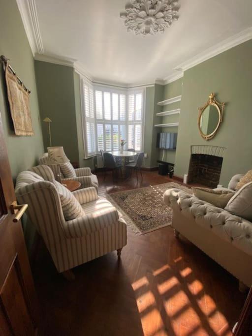 2 Double Bedroom Charming Chelsea Apartment لندن المظهر الخارجي الصورة