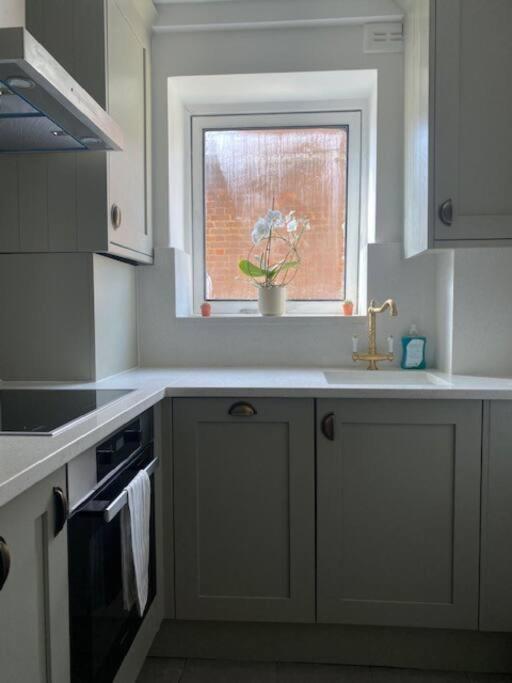 2 Double Bedroom Charming Chelsea Apartment لندن المظهر الخارجي الصورة